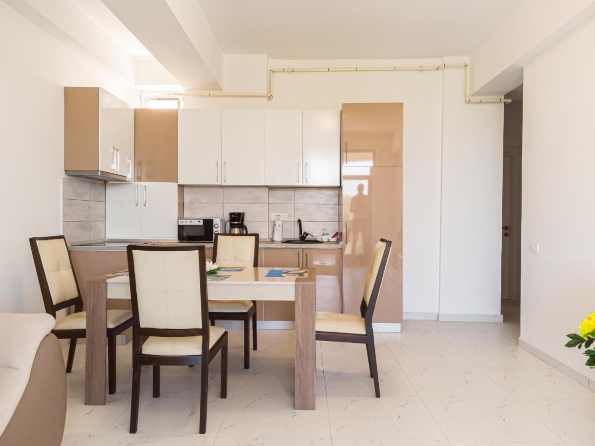 B&P Apartments Promenada Năvodari Εξωτερικό φωτογραφία