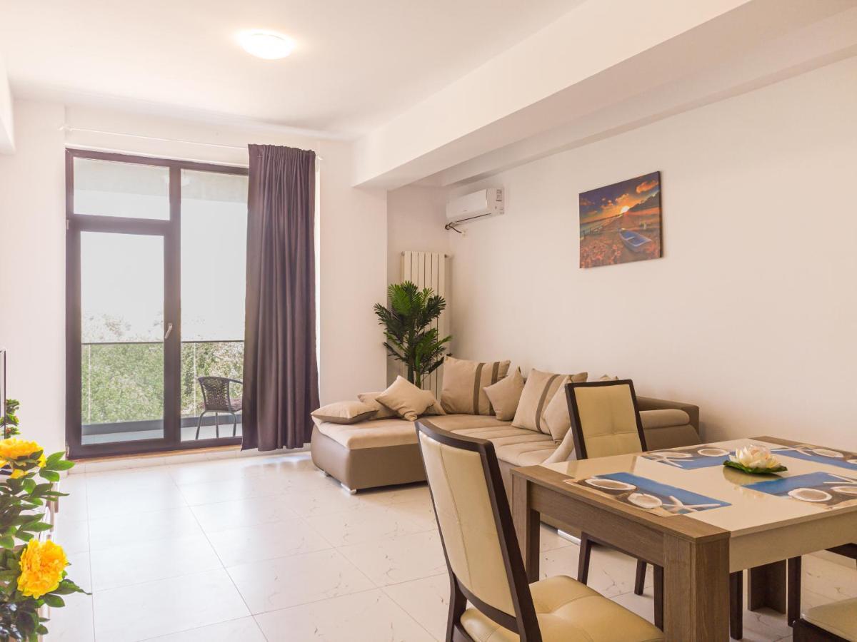 B&P Apartments Promenada Năvodari Εξωτερικό φωτογραφία